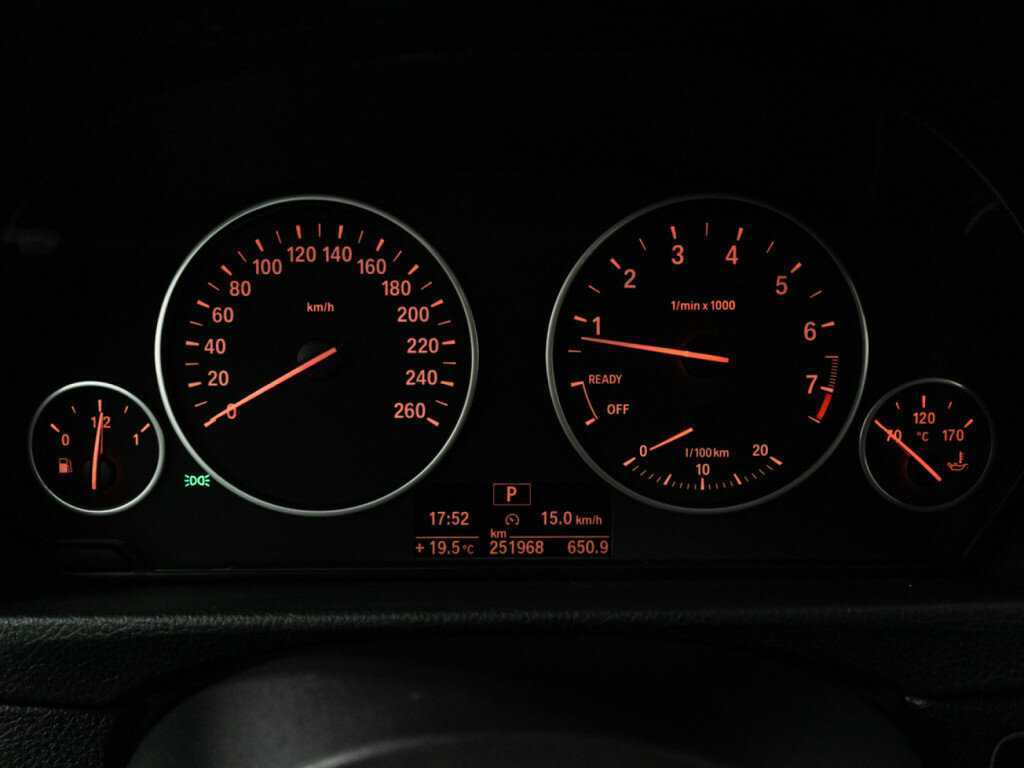 Б/У БМВ 3 серии 2013 года. Фото: #11