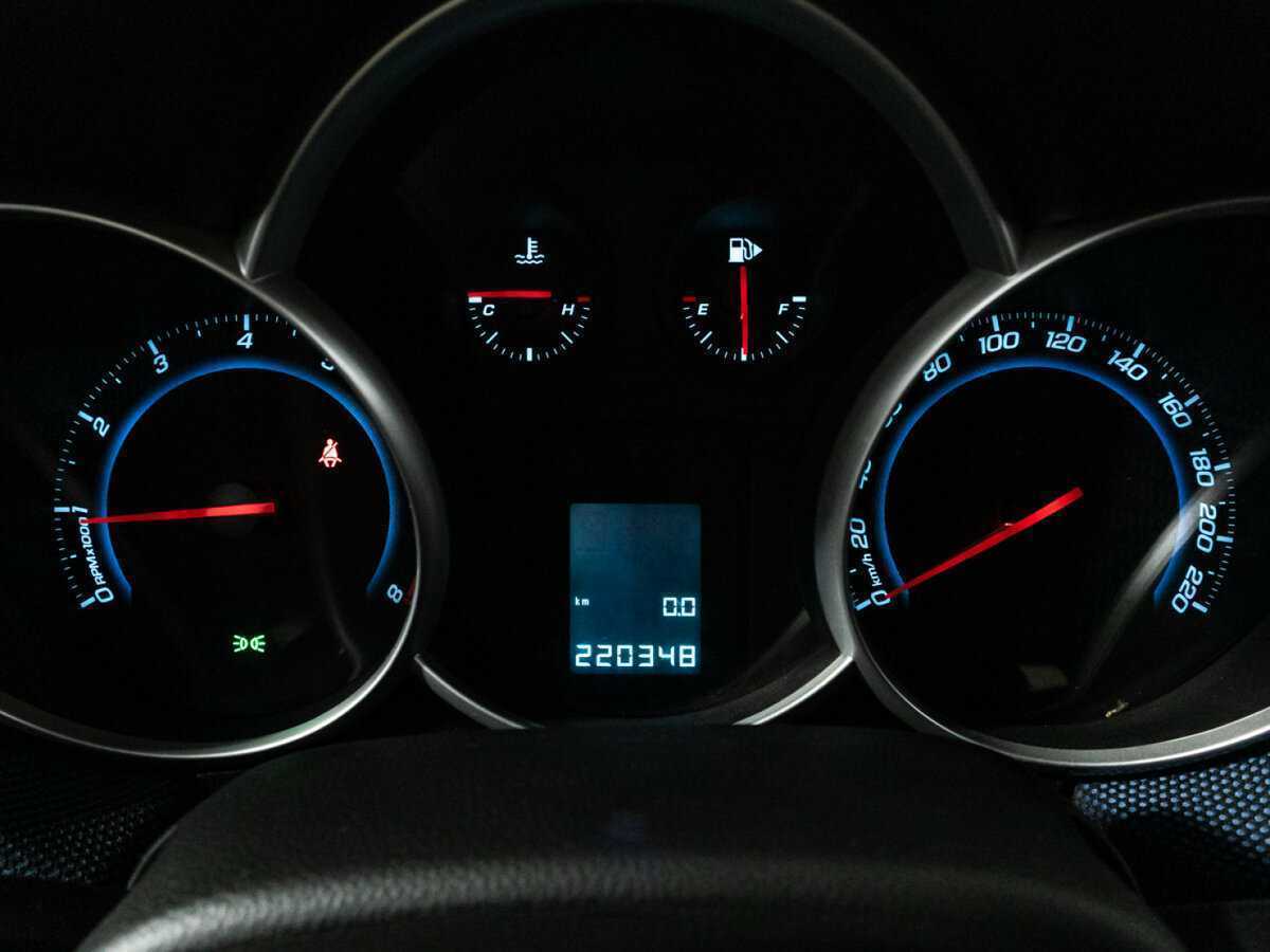 Б/У Шевроле Круз 2014 года. Фото: #11