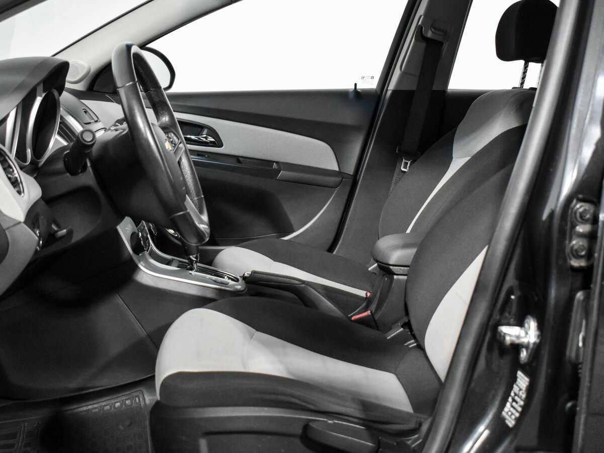 Б/У Шевроле Круз 2013 года. Фото: #9