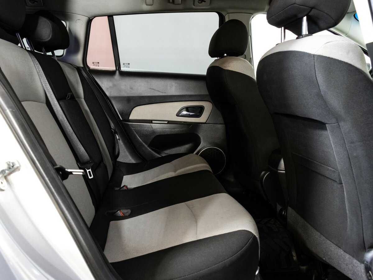 Б/У Шевроле Круз 2013 года. Фото: #9