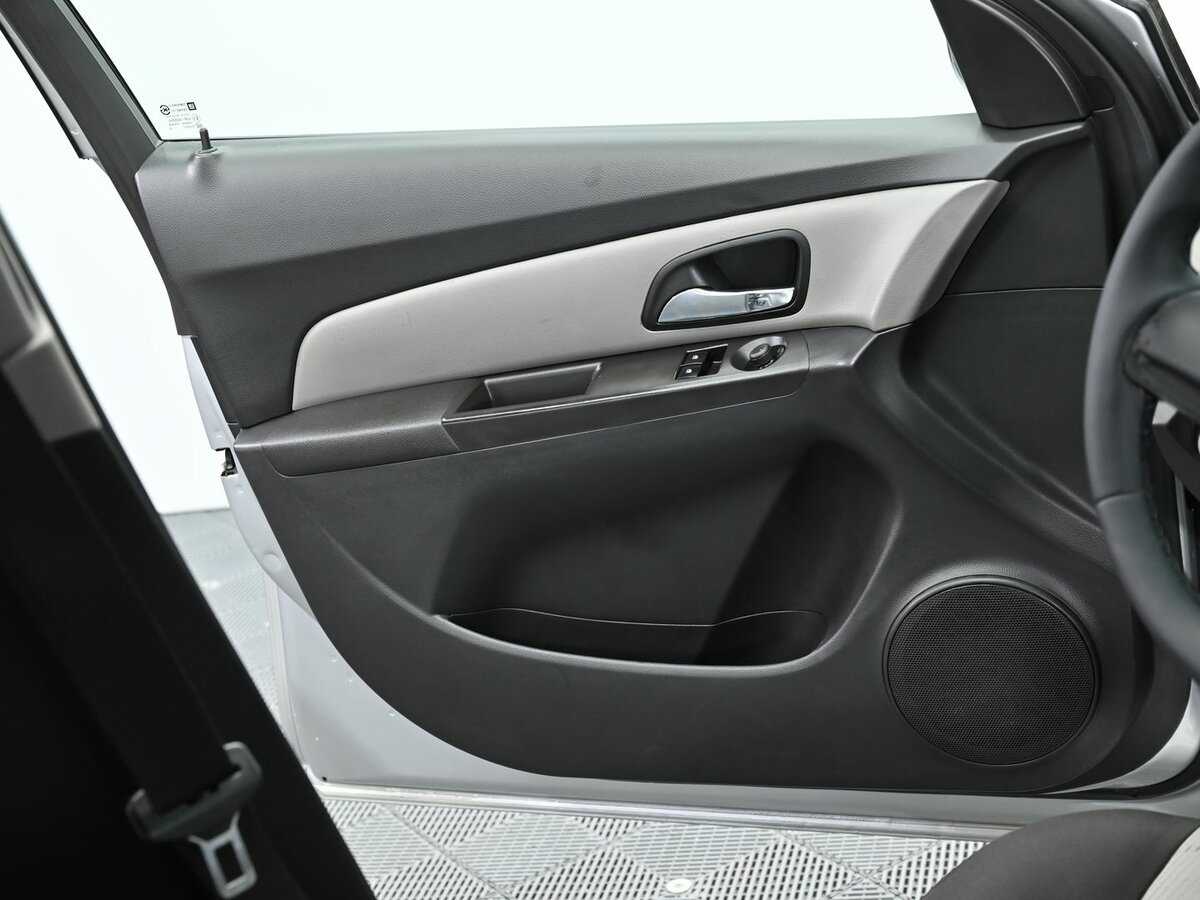 Б/У Шевроле Круз 2013 года. Фото: #5