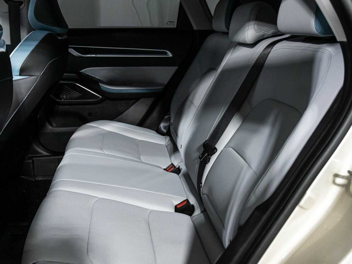 Б/У Джили Эмгранд 2023 года. Фото: #9