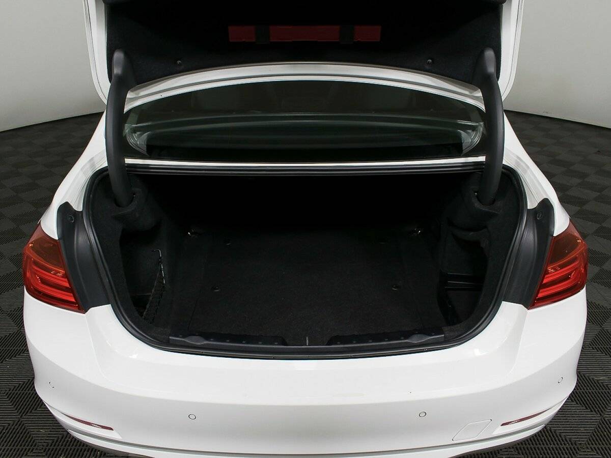 Б/У БМВ 3 серии 2013 года. Фото: #8