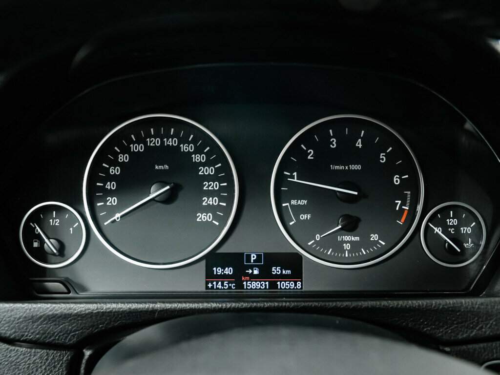 Б/У БМВ 3 серии 2015 года. Фото: #7