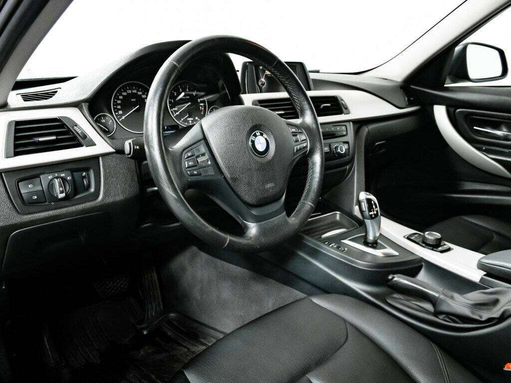 Б/У БМВ 3 серии 2015 года. Фото: #10