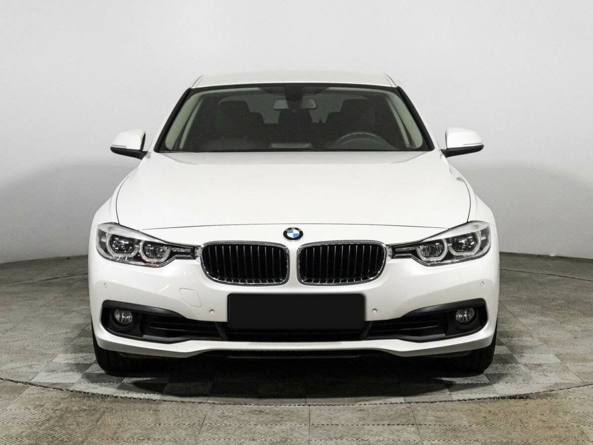 Б/У БМВ 3 серии 2018 года. Фото: #1