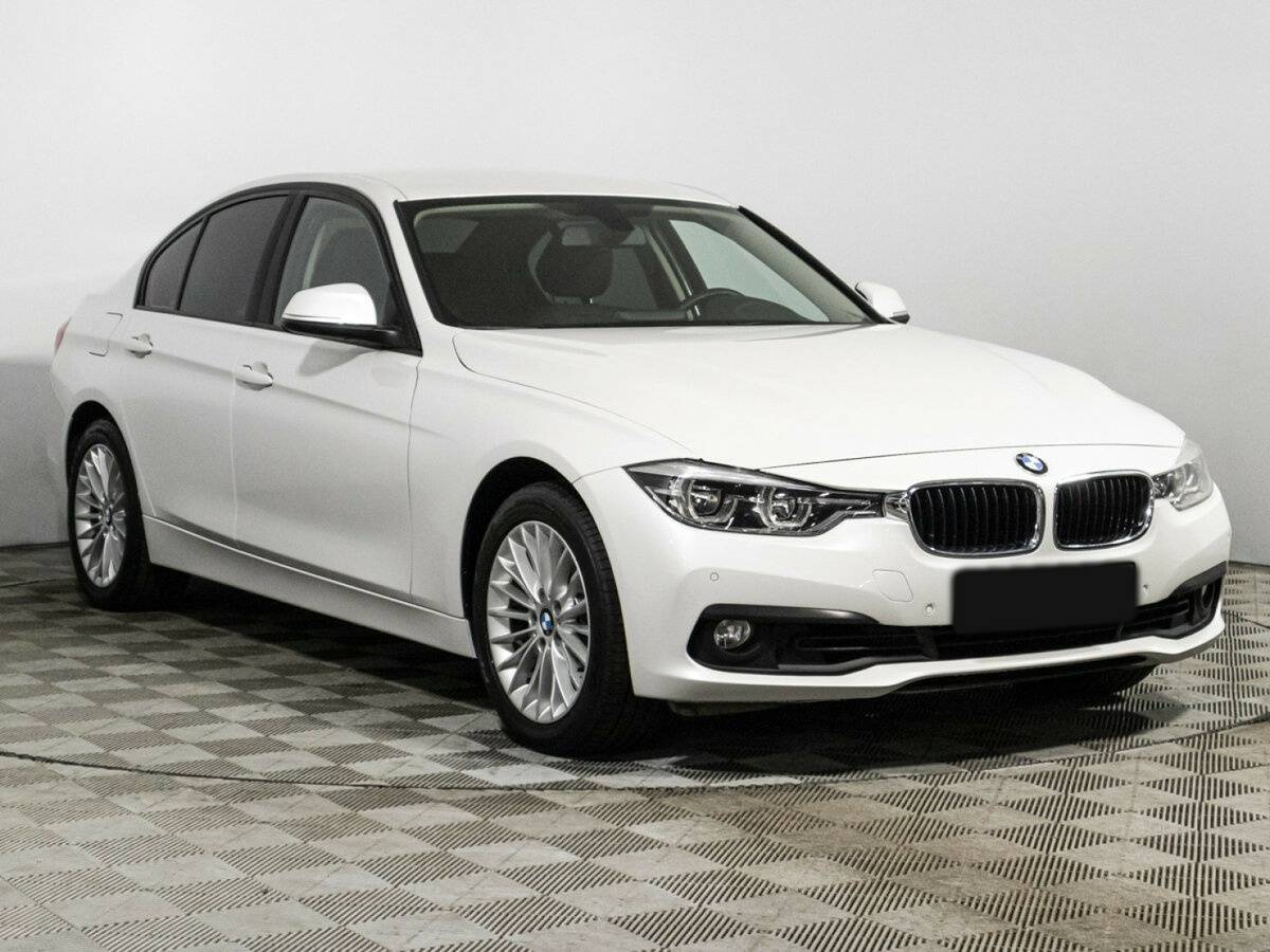 Б/У БМВ 3 серии 2018 года. Фото: #2