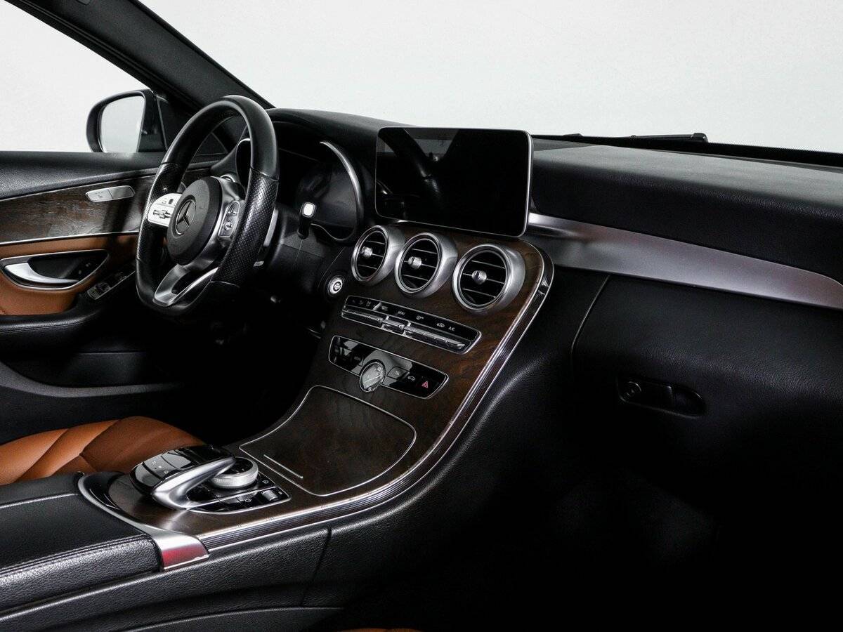 Б/У Мерседес-Бенц Ц-Класс 2018 года. Фото: #6