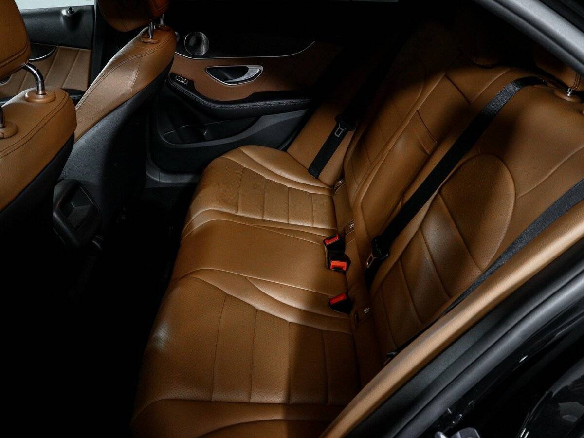 Б/У Мерседес-Бенц Ц-Класс 2018 года. Фото: #7