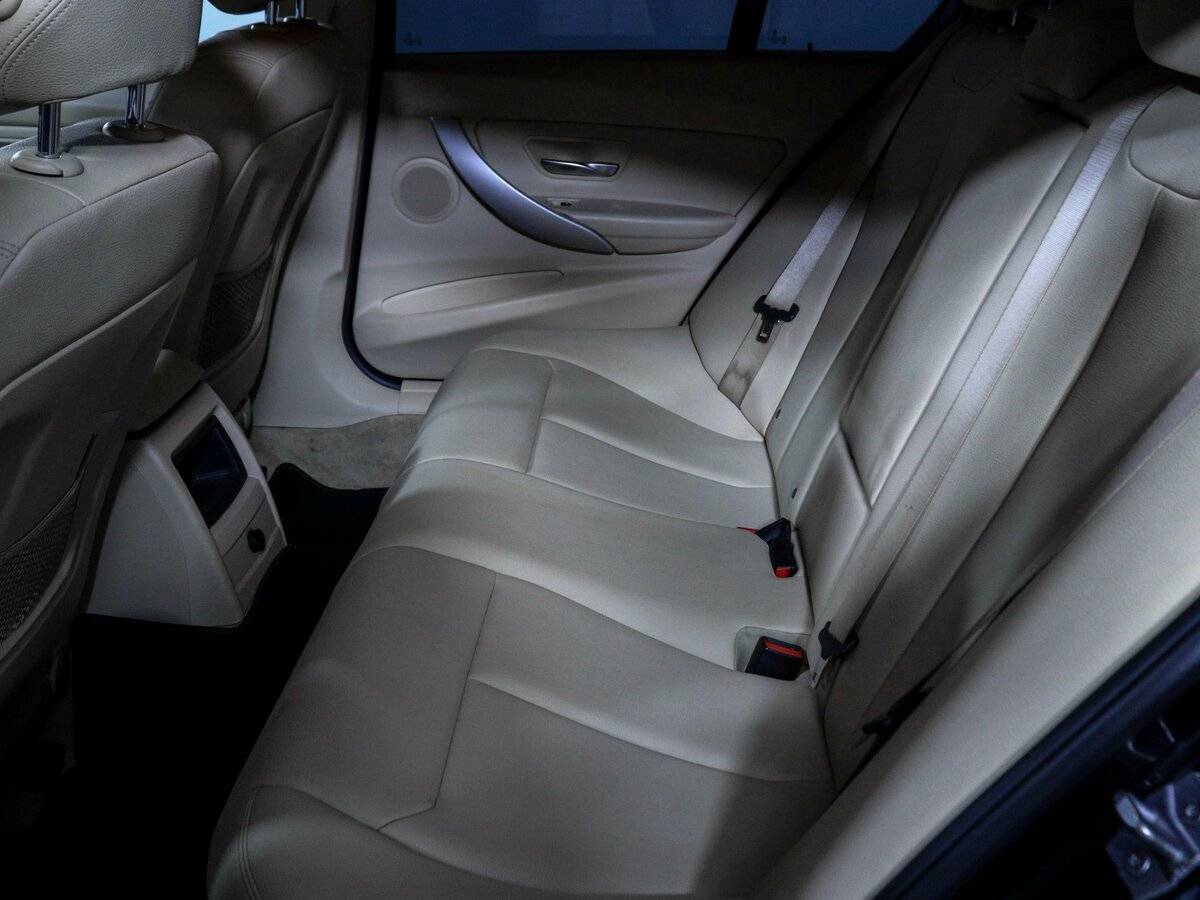 Б/У БМВ 3 серии 2013 года. Фото: #7