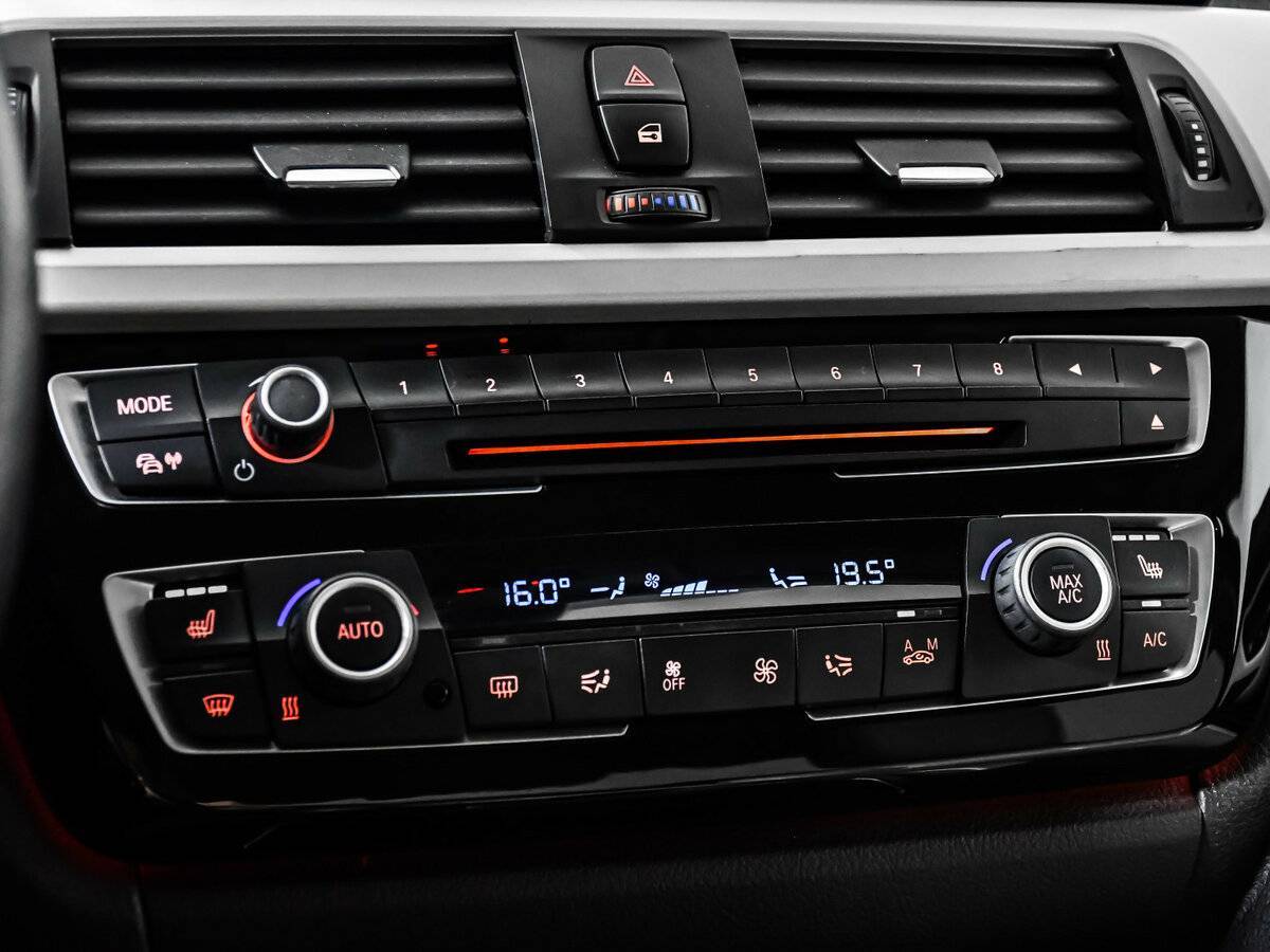 Б/У БМВ 3 серии 2015 года. Фото: #16