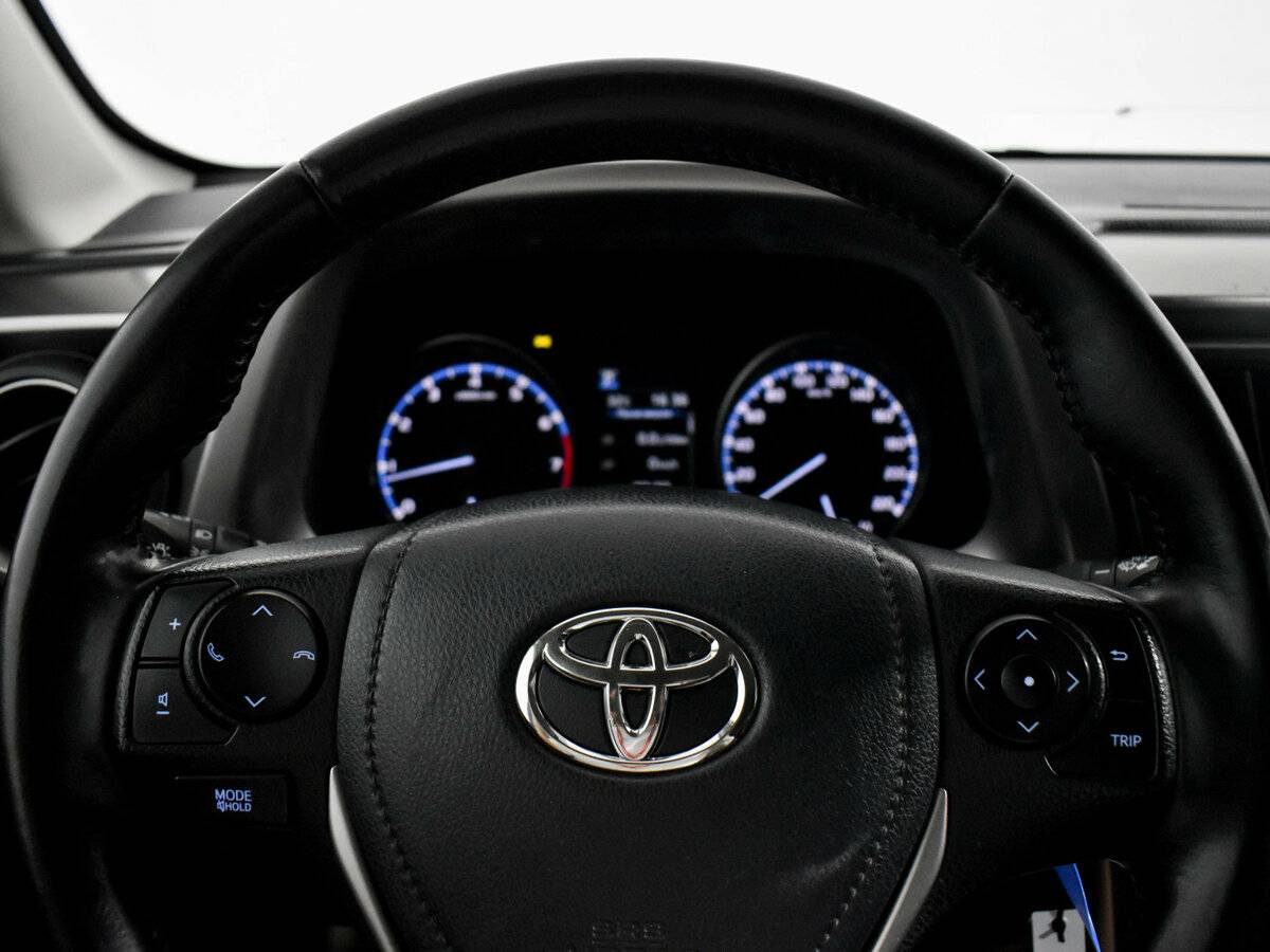 Б/У Тойота Рав4 2018 года. Фото: #16