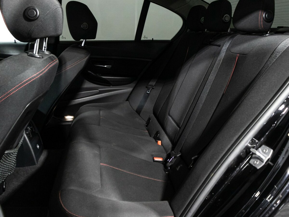 Б/У БМВ 3 серии 2013 года. Фото: #8