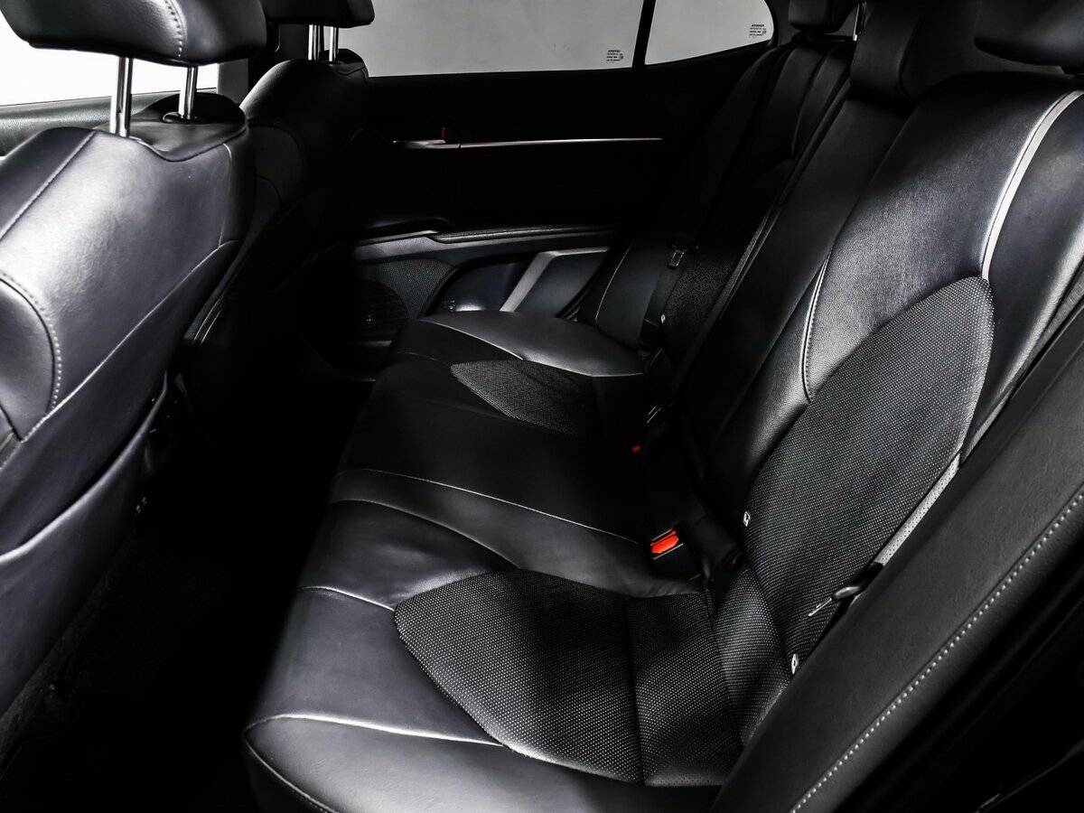 Б/У Тойота Камри 2021 года. Фото: #10