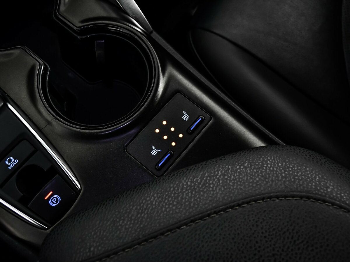 Б/У Тойота Камри 2021 года. Фото: #15