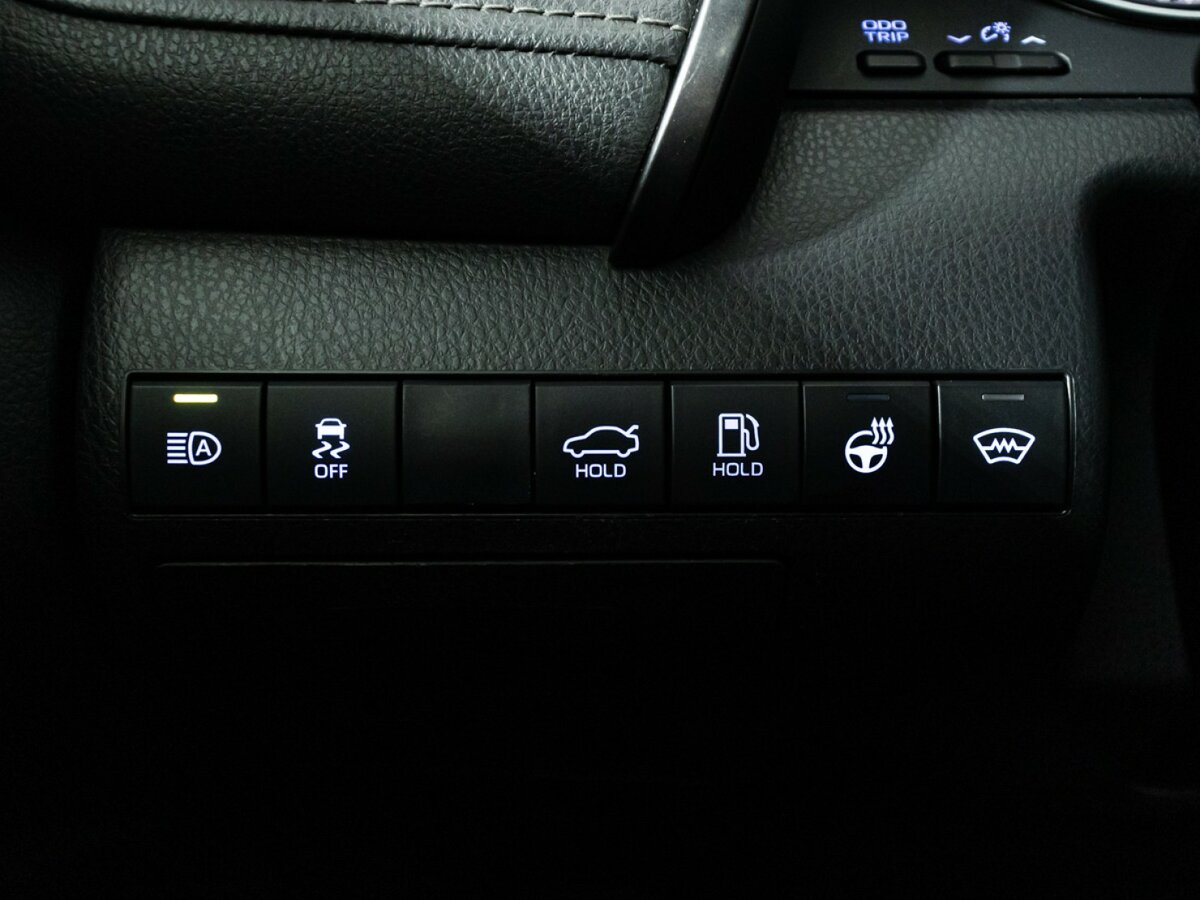 Б/У Тойота Камри 2021 года. Фото: #22