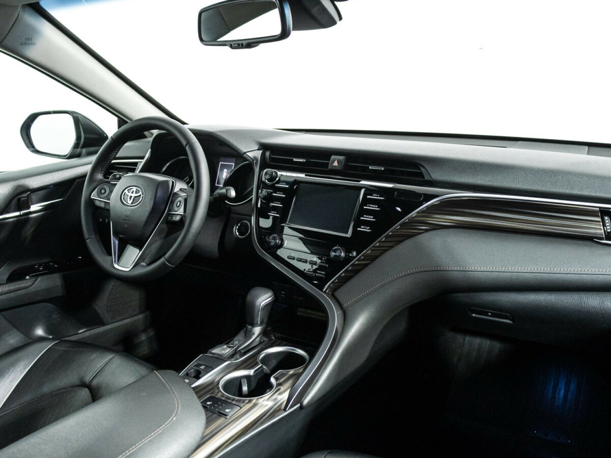 Б/У Тойота Камри 2019 года. Фото: #8