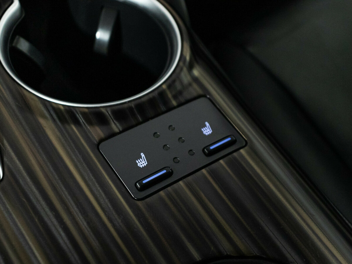 Б/У Тойота Камри 2019 года. Фото: #18