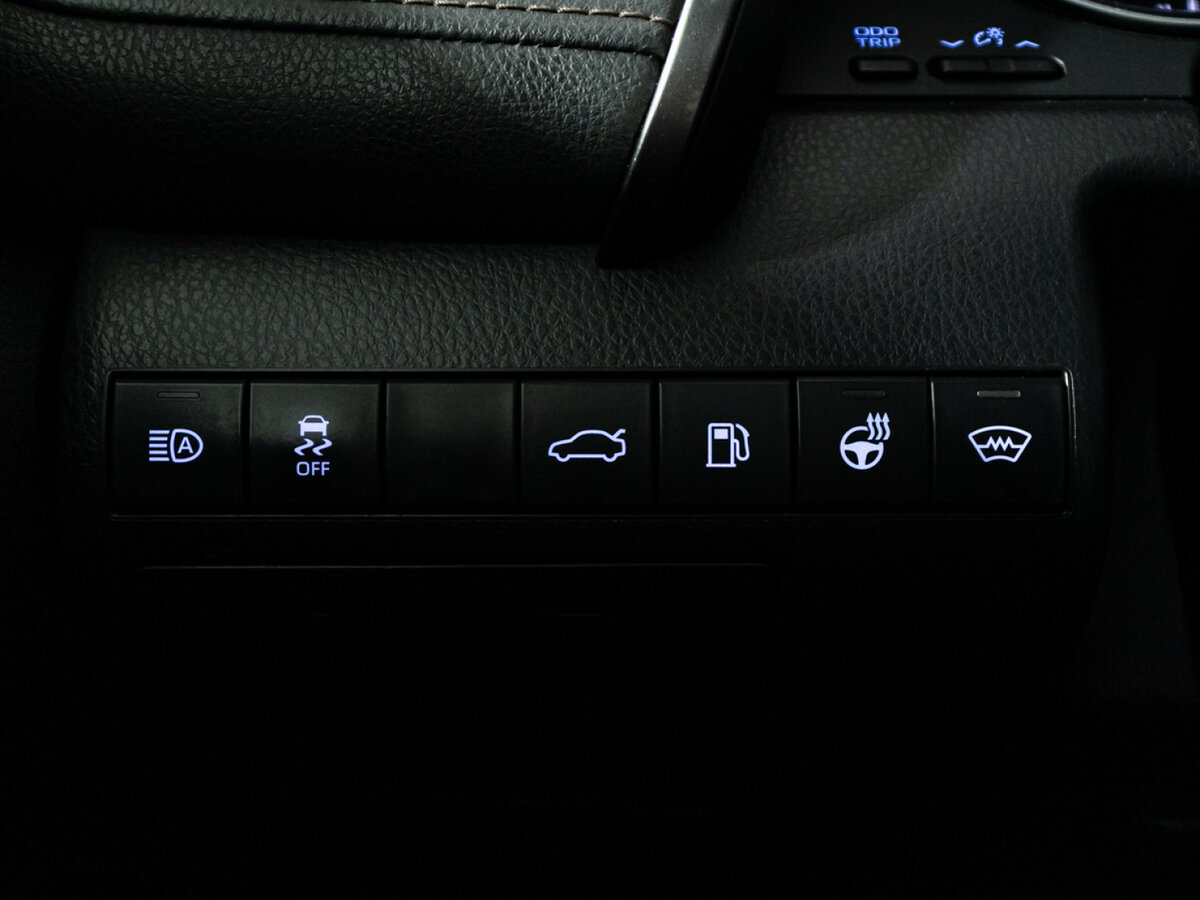 Б/У Тойота Камри 2019 года. Фото: #19