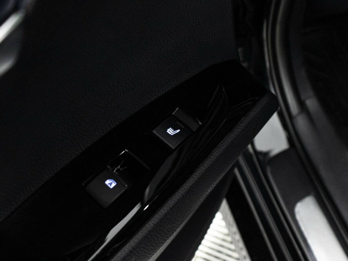 Б/У Тойота Камри 2019 года. Фото: #20