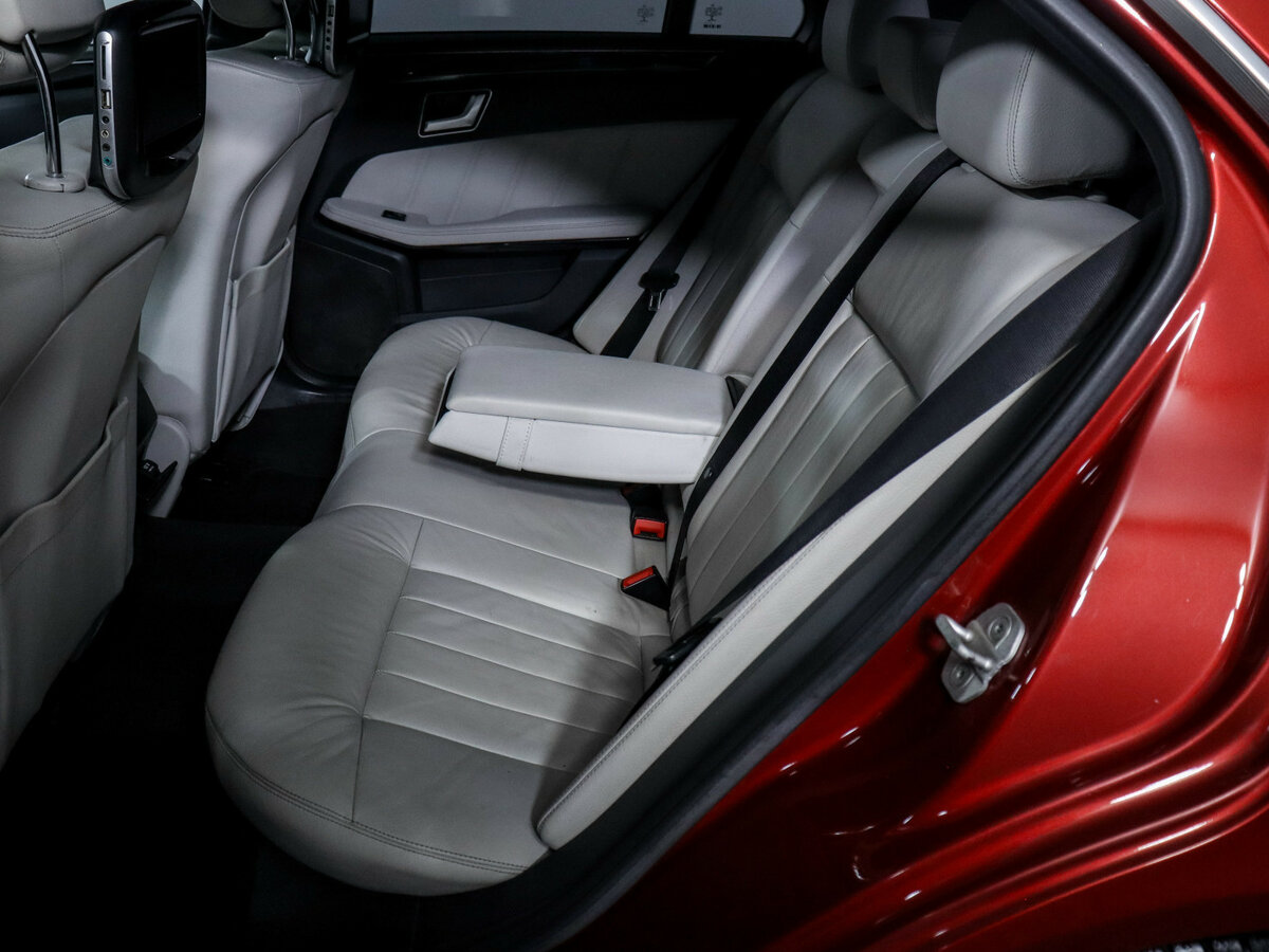 Б/У Мерседес-Бенц Е-Класс 2014 года. Фото: #7