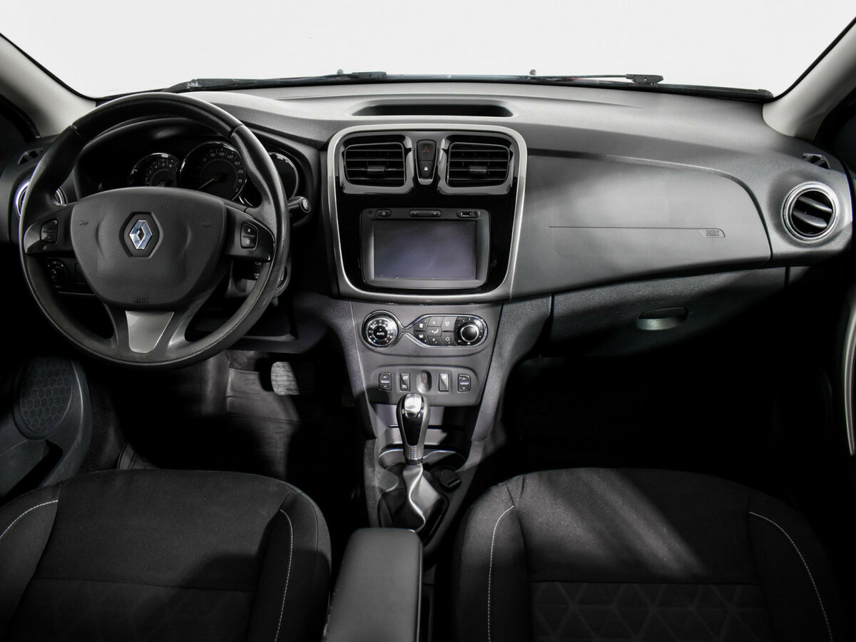 Б/У Рено Сандеро 2016 года. Фото: #12