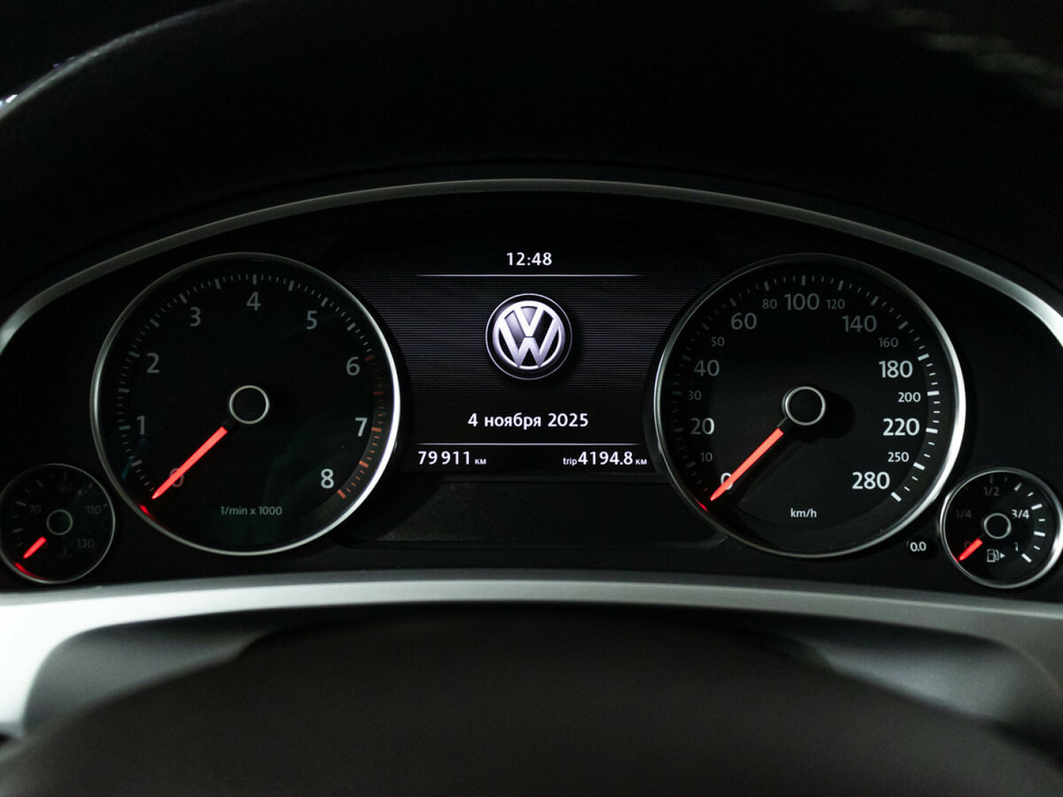 Б/У Фольксваген Туарег 2014 года. Фото: #10