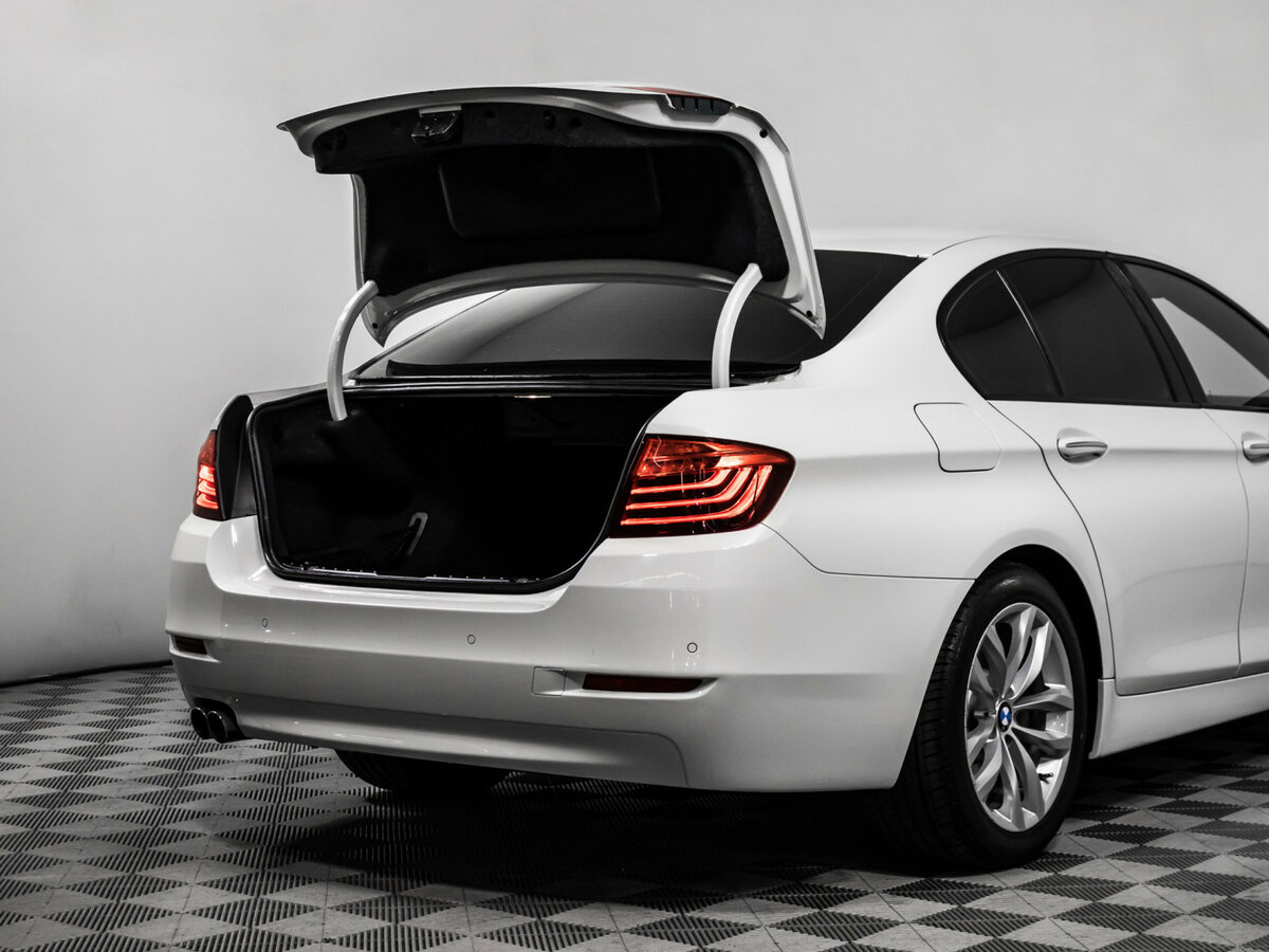 Б/У БМВ 5 серии 2015 года. Фото: #13