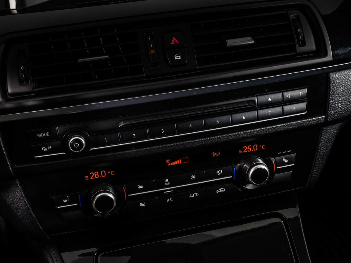 Б/У БМВ 5 серии 2015 года. Фото: #16