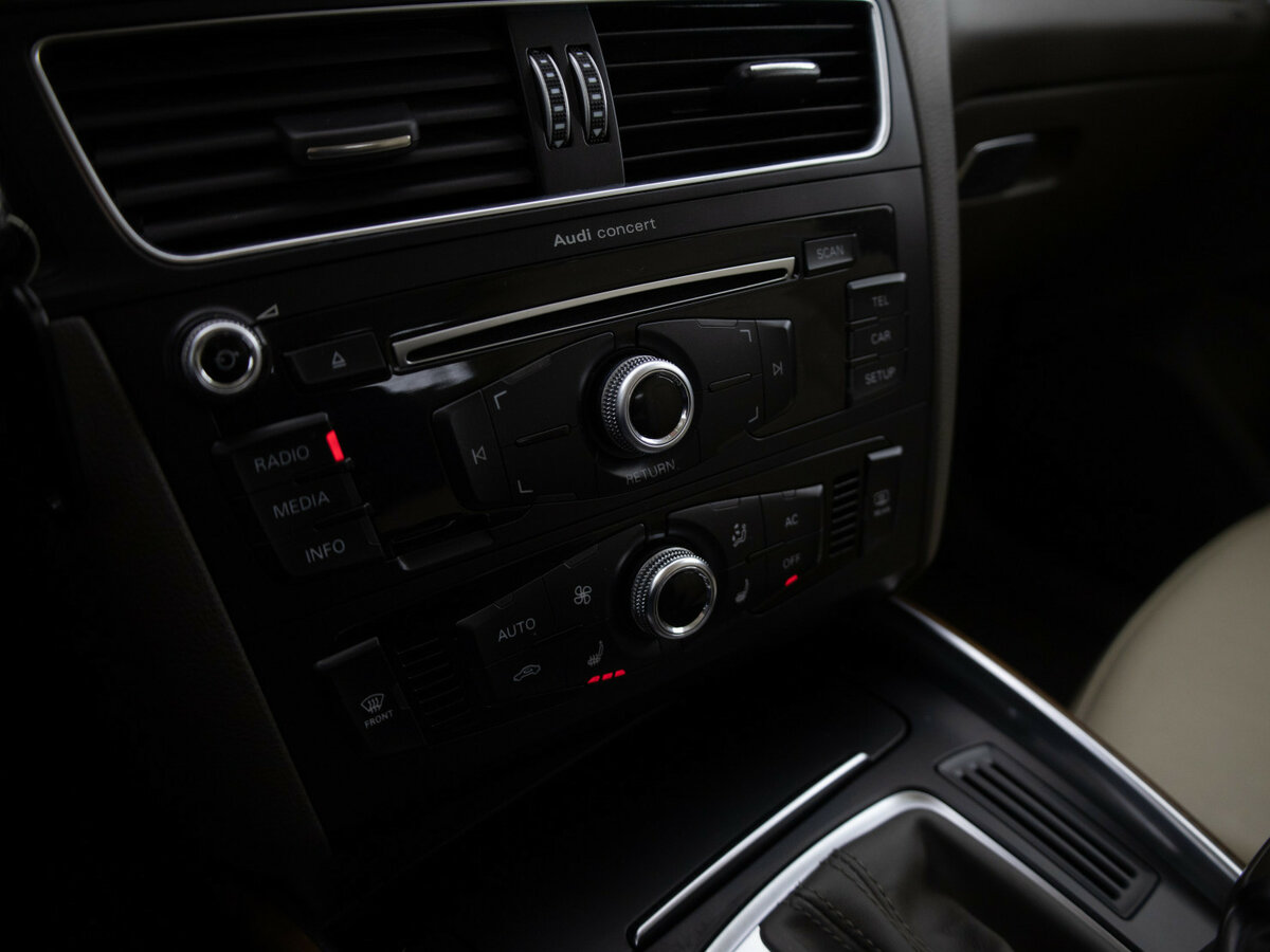 Б/У Ауди К5 2012 года. Фото: #9