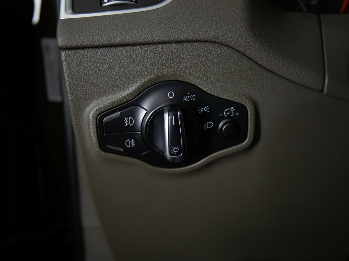 Б/У Ауди К5 2012 года. Фото: #12