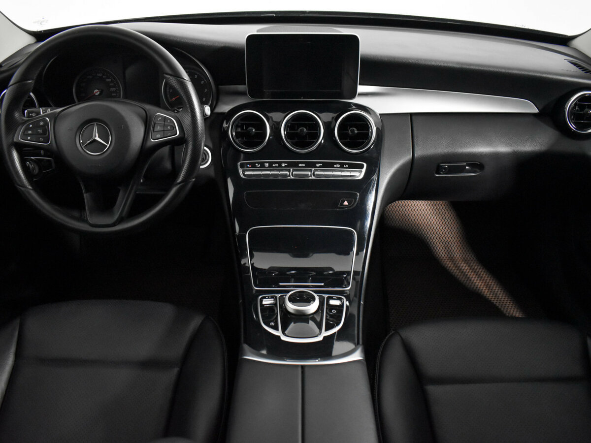 Б/У Мерседес-Бенц Ц-Класс 2018 года. Фото: #11