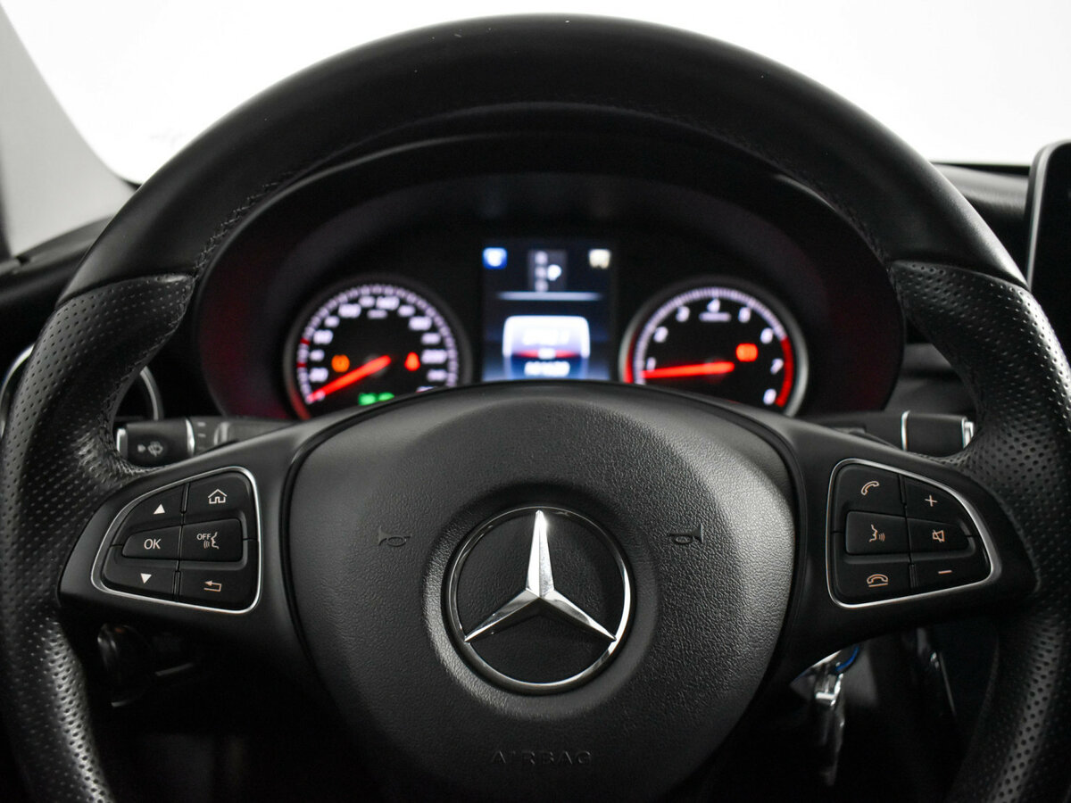 Б/У Мерседес-Бенц Ц-Класс 2018 года. Фото: #16