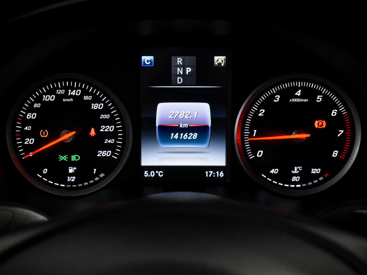 Б/У Мерседес-Бенц Ц-Класс 2018 года. Фото: #17