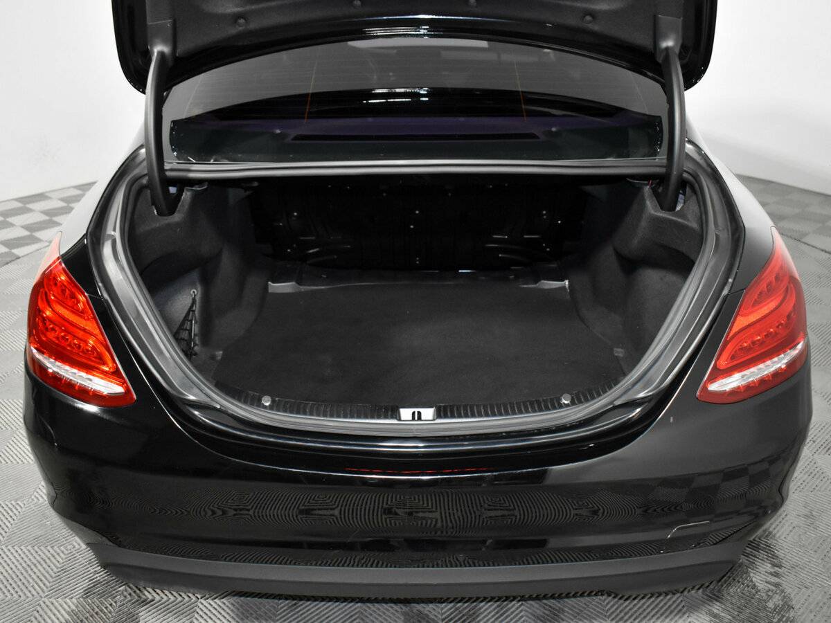 Б/У Мерседес-Бенц Ц-Класс 2018 года. Фото: #18