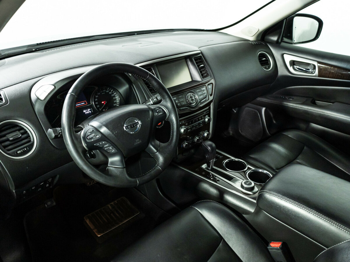 Б/У Ниссан Патфайндер 2015 года. Фото: #8