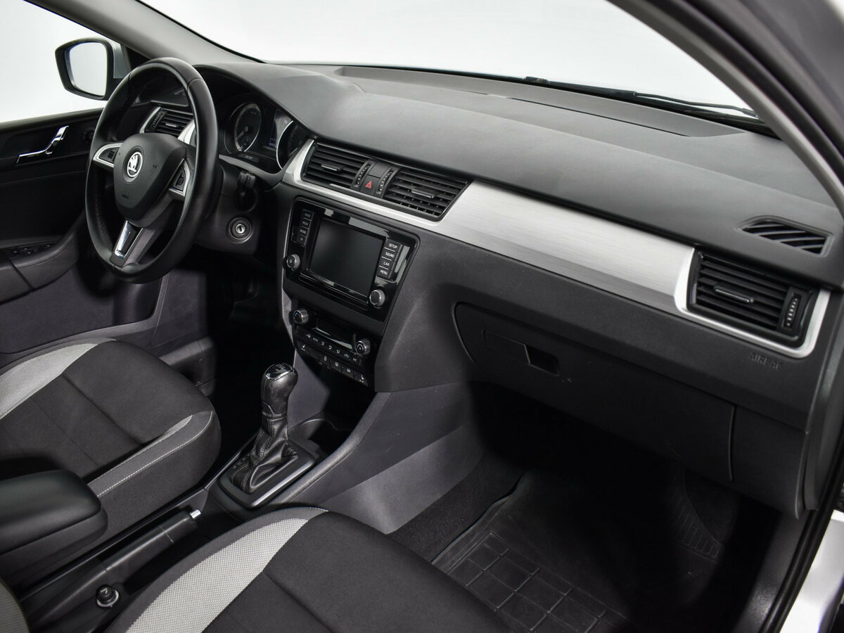 Б/У Шкода Рапид 2017 года. Фото: #11