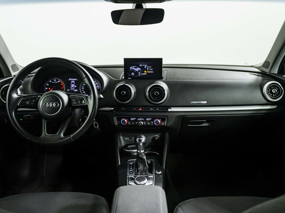 Б/У Ауди А3 2017 года. Фото: #12