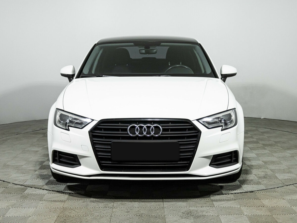 Б/У Ауди А3 2018 года. Фото: #1