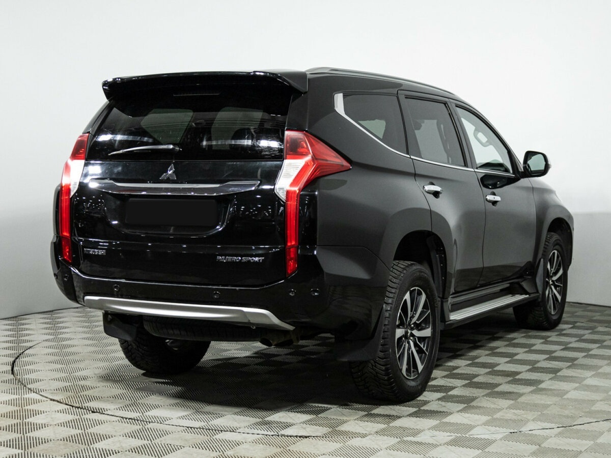 Б/У Митсубиши Паджеро Спорт 2017 года. Фото: #4