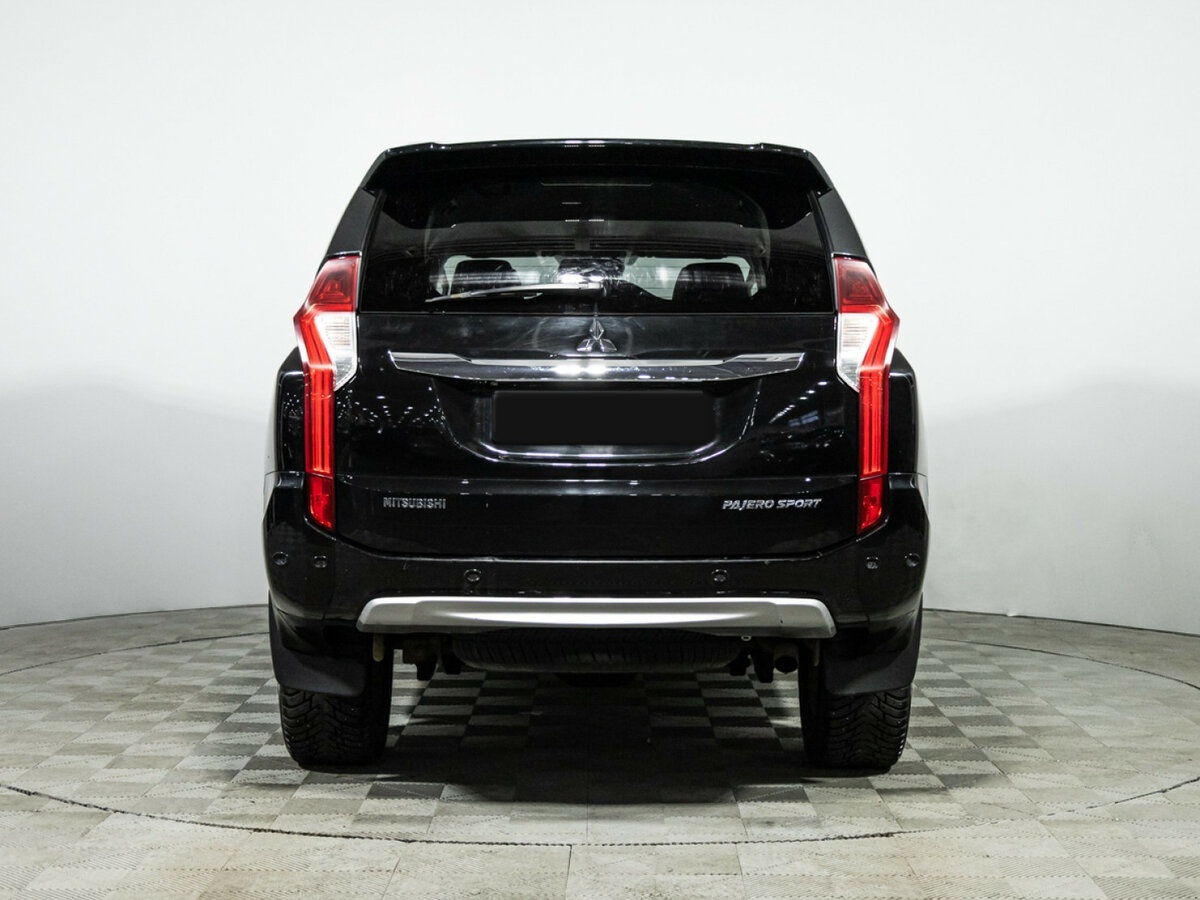Б/У Митсубиши Паджеро Спорт 2017 года. Фото: #5