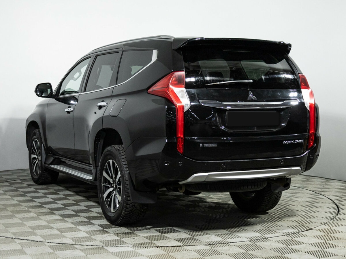 Б/У Митсубиши Паджеро Спорт 2017 года. Фото: #6
